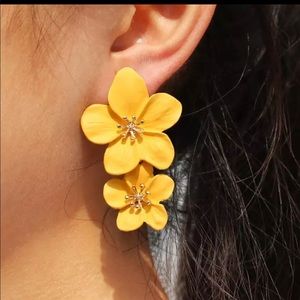 Flower earrings